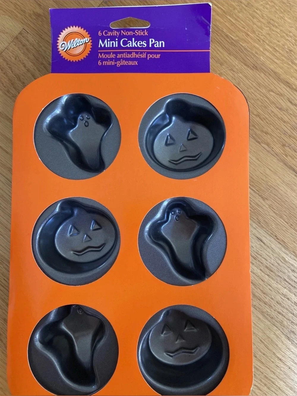 Wilton Halloween Mini Cake Pan Orange and Black Ghost & Pumpkin Molds
